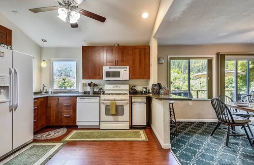 Northwood House | The Perfect View ~ (and the Ideal Location!) Walk to Beach, Restaurants and More