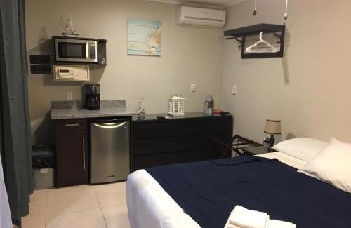 Marie Pampoen Bed & Breakfast | The Pier Beach Inn & Suites
