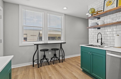 Pleasant Hill Apartment | The Pilot’s Pad - Private Studio Apartment on 75 acres + airway strip + fishing pond