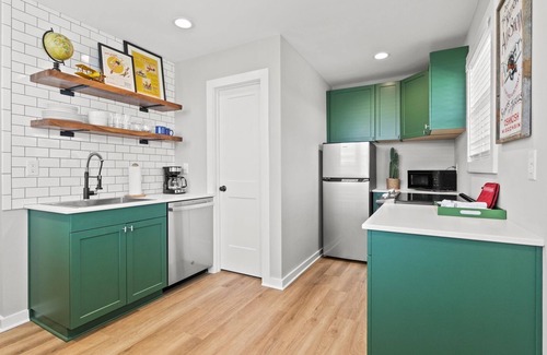 Pleasant Hill Apartment | The Pilot’s Pad - Private Studio Apartment on 75 acres + airway strip + fishing pond