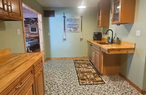 Clam Lake House | The PineHurst Lodge - Lower Clam Lake -
