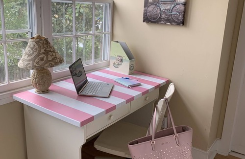 Leesburg House | The PINK PEARL in Historic Leesburg