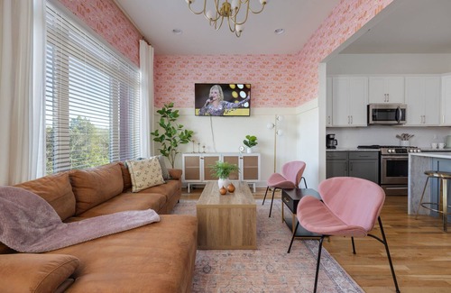 Haynes Area House | The Pink Stetson: Rooftop Views, Party Hats, Games