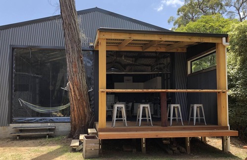 Coongulla House | THE PLACE TO BE FOR AN AWESOME HOLIDAY AT LAKE GLENMAGGIE. 5 mins from the lake