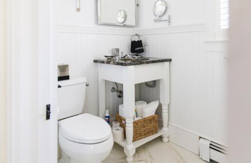 West Harwich Bed & Breakfast | The Platinum Pebble Boutique Inn - Adults Only Property