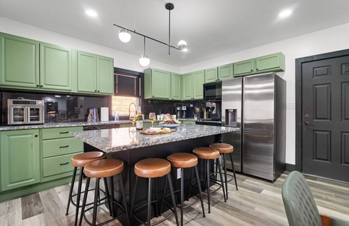 Columbus House | The Play Haus! Hot Tub-Game Room-Firepit-Families