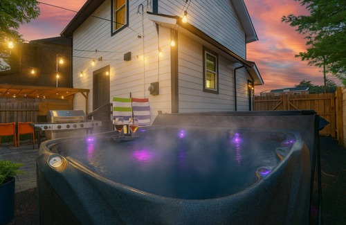Columbus House | The Play Haus! Hot Tub-Game Room-Firepit-Families
