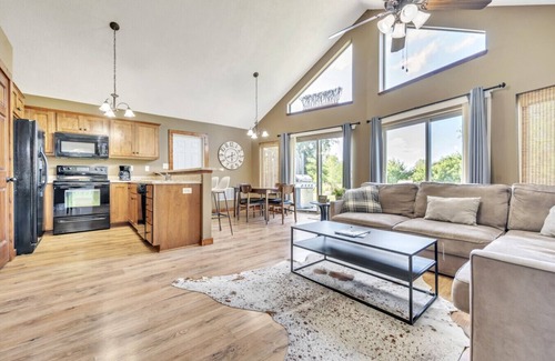 Spirit Lake House | The Playing Hooky Cabin at Bridges Bay Resort