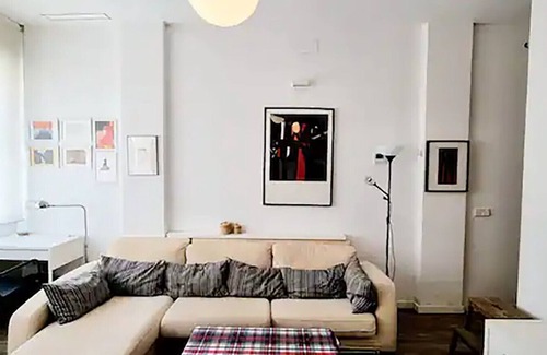 La Gran Via Apartment | The Plaza Canovas Apartment