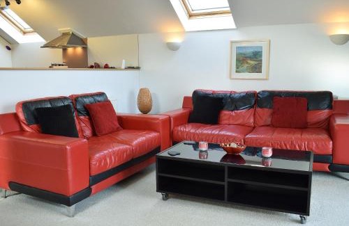 Lampeter House | The Plucking Barn