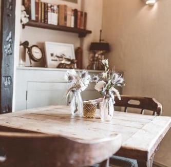 Frampton Hotel | The Poachers Hotel