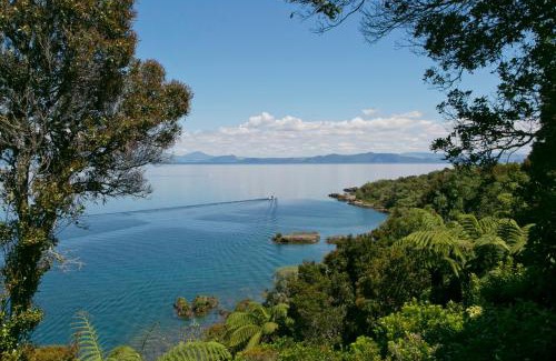Acacia Bay House | The Point Luxury Villa