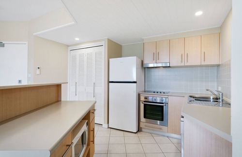 Casuarina Apartment | The Pool Resort Kingscliff - One Bed Spa Suite with Park View (1228)