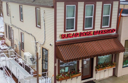 New Prague Apartment | The Poppy Seed Inn -Rose Suite