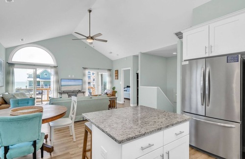 Sneads Ferry House | The Porpoise In Life, Ocean Views, Hot Tub, Pet Friendly