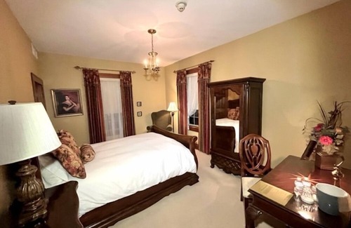 Port Washington Hotel | The Port Hotel