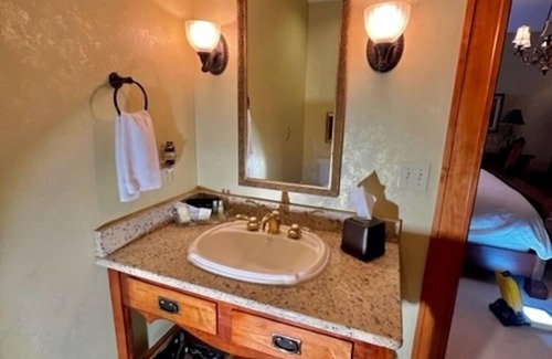 Port Washington Hotel | The Port Hotel