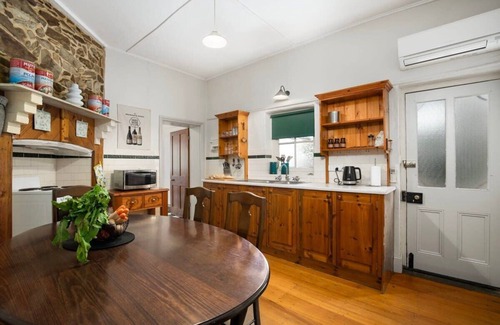 Willunga House | The Postmaster's Manor: Willunga Heritage Hideaway