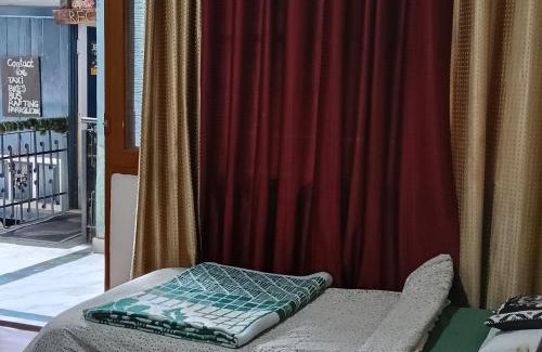 New Manali Bed & Breakfast | The Prasher Lodge Mall Road Manali