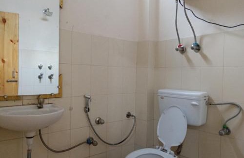 New Manali Bed & Breakfast | The Prasher Lodge Mall Road Manali
