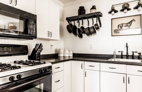 Nob Hill Apartment | The Prescott Carriage House on Union - Walking Distance from Downtown Prescott