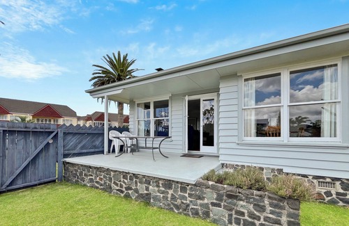 Whitianga House | The Publican's, Whitianga. BEST LOCATION Beach and Town at your doorstep