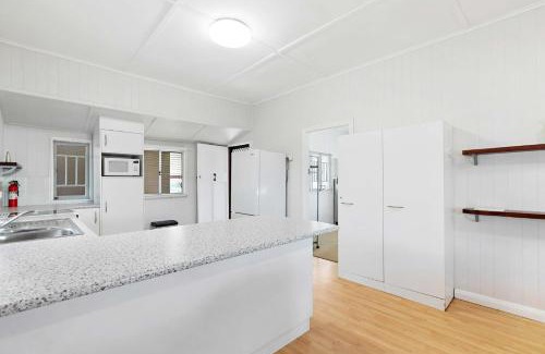 Traviston House | The Purple Cottage