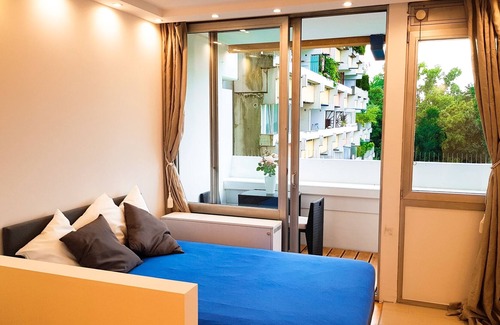 Oberfohring Apartment | "The Pyramid" newly built in July 2018 City Apartment