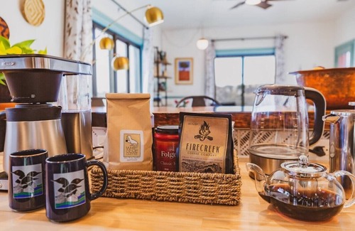 Flagstaff Cottage | The Quail Cottage+Sunny Historic Cottage+Wineries+Outdoor Living