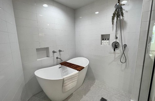 Grafton Apartment | The Quarters Suite 1