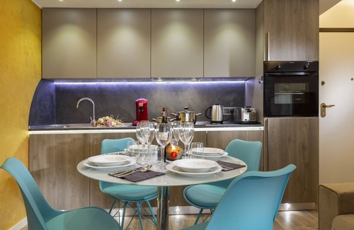 Gare Apartment | The Queen Luxury Apartments - Villa Carlotta