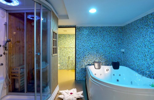 Kollam Hotel | The Quilon Beach Hotel and Convention Center
