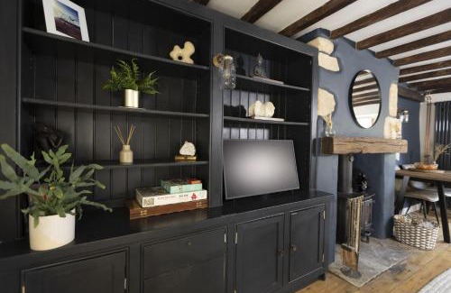 Lechlade House | The Rabbit Hole