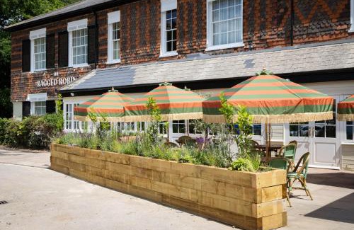 Chilworth Hotel | The Ragged Robin - A Heartwood Inn