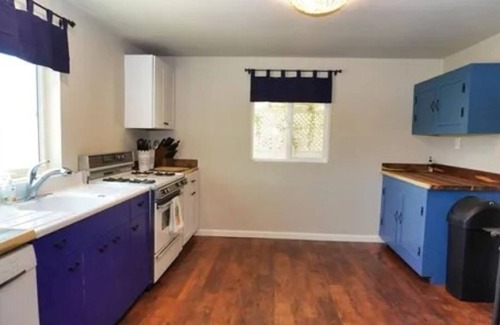 Tombstone House | The Rambling Rose! Peaceful, yet 1 block to ALL the action. RV & Fido friendly