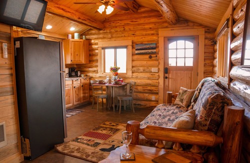 Salmon Cabin | The Ranch House Cabin at J&J Cabins
