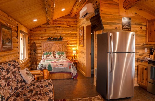 Salmon Cabin | The Ranch House Cabin at J&J Cabins
