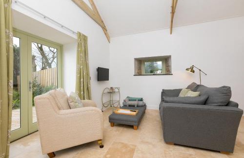 Helford Passage House | The Reading Room