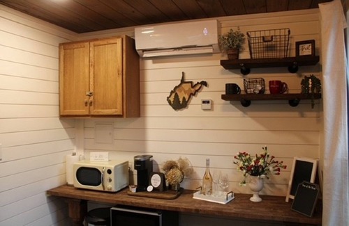 Williamson Ski Chalet | The Red Dog Chalet Couples Retreat w/Hot Tub