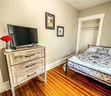 Albany Apartment | The Red House Albany NY 4 Bedroom Private Apartment