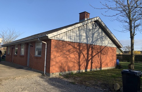 Rodbyhavn Villa | The RED House, Rødbyhavn. 3BR, Fast Fibernet, Only 5 mins from Femren Project.