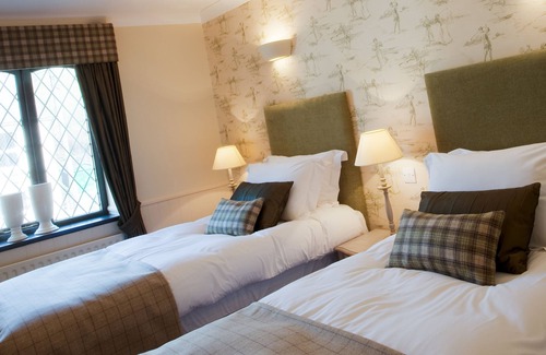 Bury Hotel | The Red Lion