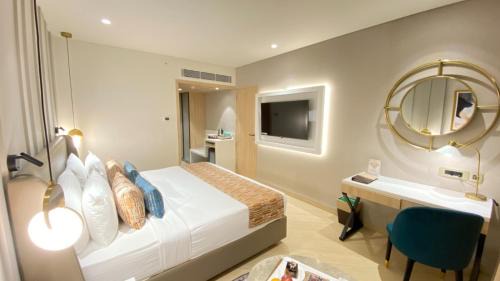 Vashi Hotel | The Regenza By Tunga