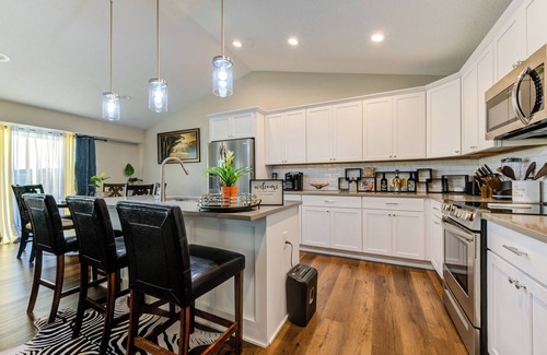 Ankeny House | The Rehoboth- Iowa -Entire Home, 4BR- Deluxe & Elegant, Great Location near I-35