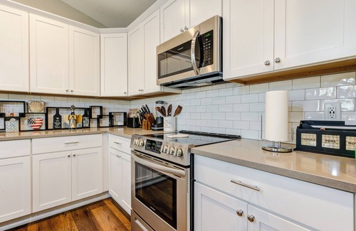 Ankeny House | The Rehoboth- Iowa -Entire Home, 4BR- Deluxe & Elegant, Great Location near I-35