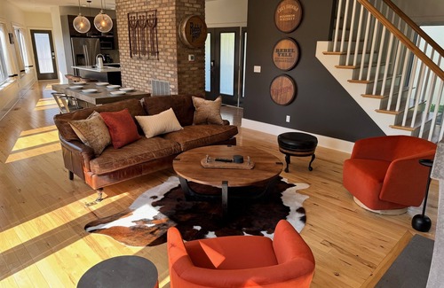 Tyler Park House | The Reserve~Stunning 5BR 4BA w/HotTub