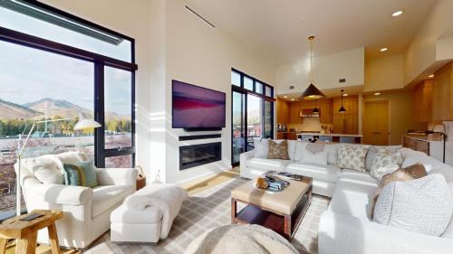 Ketchum House | The Residences at One Twenty Unit 302