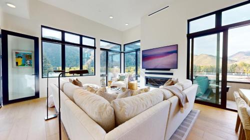 Ketchum House | The Residences at One Twenty Unit 302