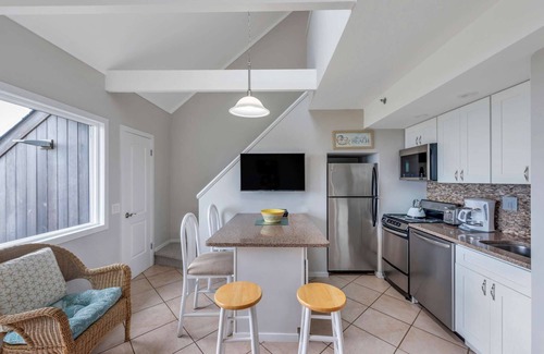 Napeague Apartment | The Retreat 1BR Beachside Loft | Tennis+WiFi+PKG