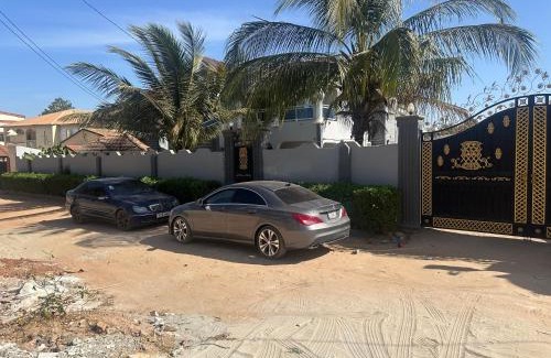 West Coast Division Apartment | The Retreat Apartments